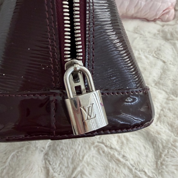 A6X3SQO4LI7XPI7G_2.jpg?v=  Louis Vuitton Brown Designer Handbag by Louis Vuitton
